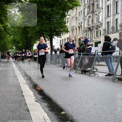 14.06.2026 - REWE Women's Run J. Mangold http://msf.ph/oto/9750894 14.06.2026 10:03:10 Ziel 10032, 10549, 10647 meine-sportfotos.de
