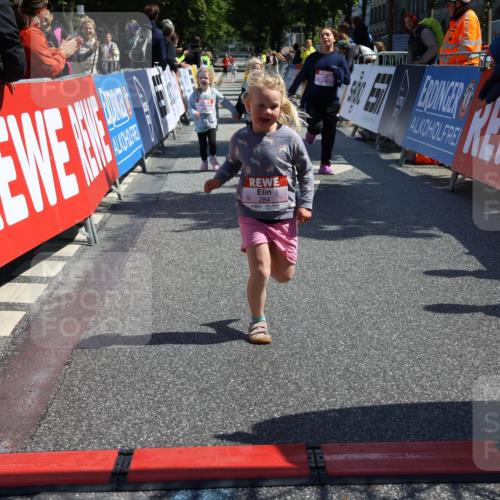 14.06.2026 - REWE Women's Run Strokosch-Dieckow http://msf.ph/oto/9750896 14.06.2026 11:39:22 Ziel 202, 218, 222, 243, 284, 291, 366 meine-sportfotos.de