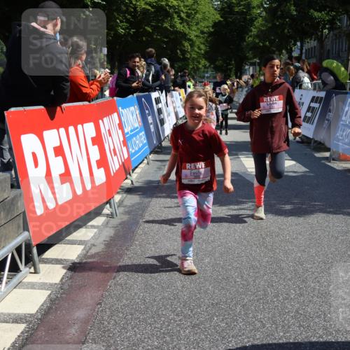 14.06.2026 - REWE Women's Run Strokosch-Dieckow http://msf.ph/oto/9750955 14.06.2026 11:39:19 Ziel 115, 202, 222, 284, 366 meine-sportfotos.de
