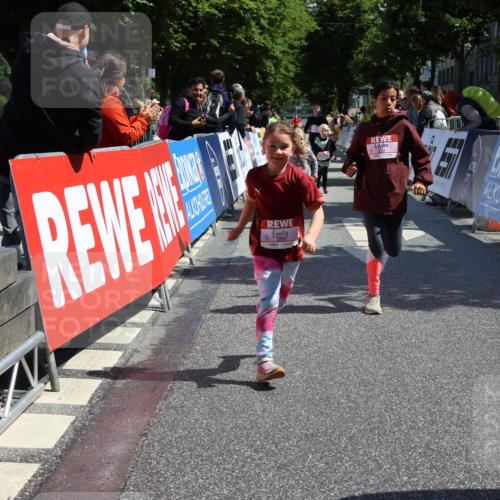 14.06.2026 - REWE Women's Run Strokosch-Dieckow http://msf.ph/oto/9750962 14.06.2026 11:39:19 Ziel 115, 202, 222, 284, 366 meine-sportfotos.de