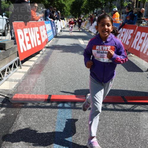 14.06.2026 - REWE Women's Run Strokosch-Dieckow http://msf.ph/oto/9750976 14.06.2026 11:39:15 Ziel 115, 202 meine-sportfotos.de