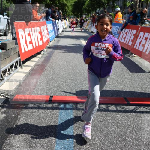 14.06.2026 - REWE Women's Run Strokosch-Dieckow http://msf.ph/oto/9750984 14.06.2026 11:39:15 Ziel 115, 202 meine-sportfotos.de