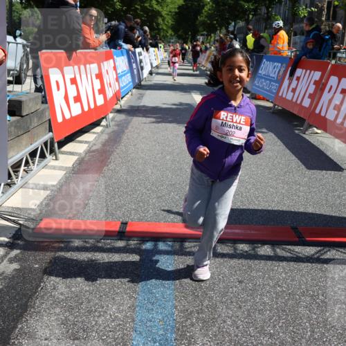 14.06.2026 - REWE Women's Run Strokosch-Dieckow http://msf.ph/oto/9750999 14.06.2026 11:39:15 Ziel 115, 202 meine-sportfotos.de