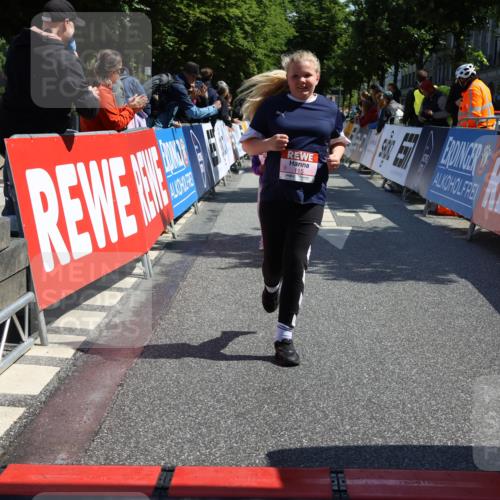 14.06.2026 - REWE Women's Run Strokosch-Dieckow http://msf.ph/oto/9751035 14.06.2026 11:39:12 Ziel 115, 147, 202, 236, 287 meine-sportfotos.de