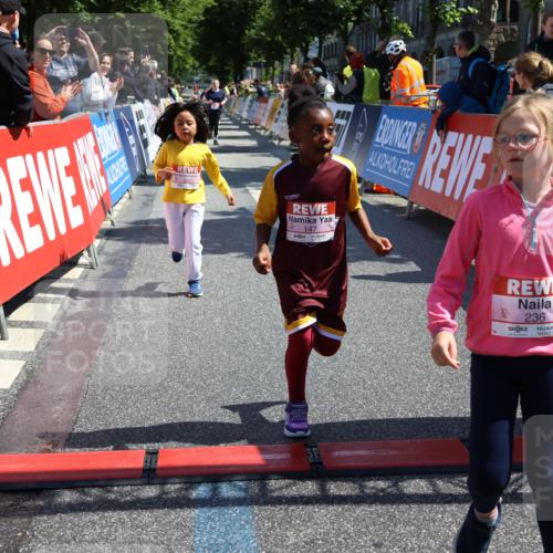 14.06.2026 - REWE Women's Run Strokosch-Dieckow http://msf.ph/oto/9751070 14.06.2026 11:39:05 Ziel 147, 213, 219, 223, 229, 230, 231, 236, 285, 286, 287, 308, 338 meine-sportfotos.de