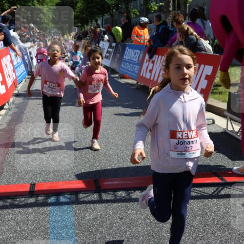 14.06.2026 - REWE Women's Run Strokosch-Dieckow http://msf.ph/oto/9751267 14.06.2026 11:38:55 Ziel 109, 134, 143, 144, 161, 191, 213, 217, 219, 242, 285, 286, 308, 332, 338, 349, 360 meine-sportfotos.de
