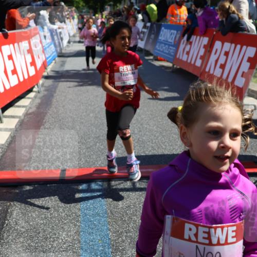 14.06.2026 - REWE Women's Run Strokosch-Dieckow http://msf.ph/oto/9751332 14.06.2026 11:38:52 Ziel 109, 134, 143, 144, 161, 186, 191, 197, 217, 242, 332, 347, 349, 360 meine-sportfotos.de
