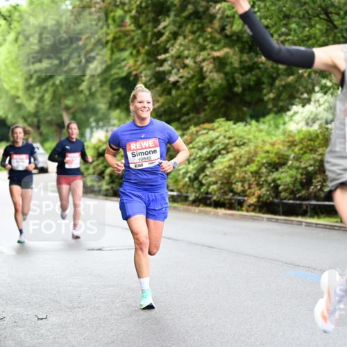 14.06.2026 - REWE Women's Run Dr. Thomas Lammeyer http://msf.ph/oto/9751387 14.06.2026 09:13:30 Laufen 10848, 7 meine-sportfotos.de