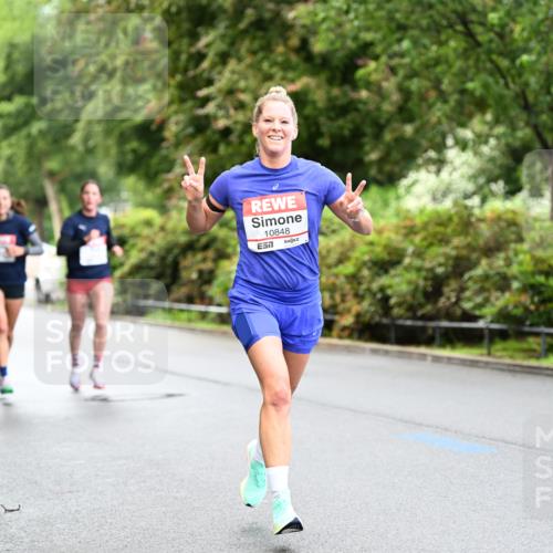 14.06.2026 - REWE Women's Run Dr. Thomas Lammeyer http://msf.ph/oto/9751393 14.06.2026 09:13:30 Laufen 10848, 7 meine-sportfotos.de
