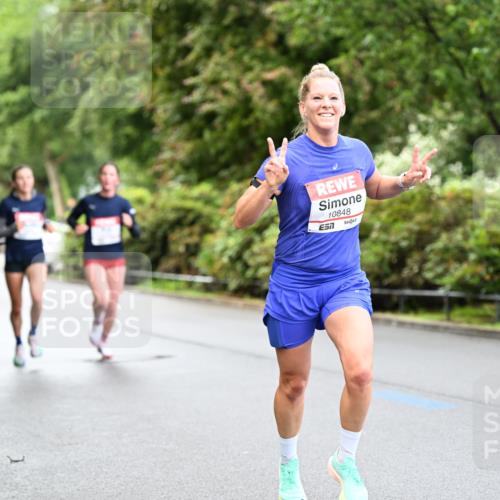 14.06.2026 - REWE Women's Run Dr. Thomas Lammeyer http://msf.ph/oto/9751398 14.06.2026 09:13:30 Laufen 10848, 7 meine-sportfotos.de