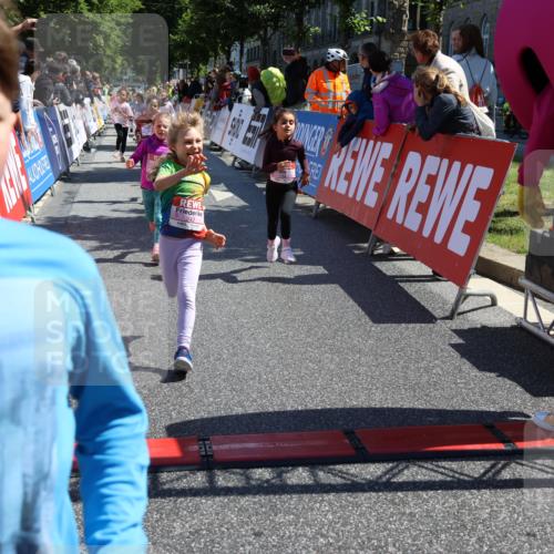 14.06.2026 - REWE Women's Run Strokosch-Dieckow http://msf.ph/oto/9751444 14.06.2026 11:38:49 Ziel 109, 134, 161, 186, 195, 197, 210, 242, 332, 347, 349, 360, 371 meine-sportfotos.de