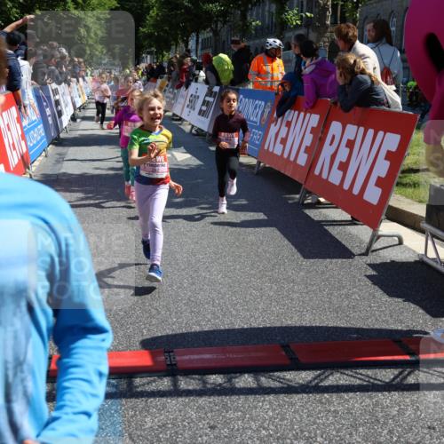 14.06.2026 - REWE Women's Run Strokosch-Dieckow http://msf.ph/oto/9751453 14.06.2026 11:38:49 Ziel 109, 134, 161, 186, 195, 197, 210, 242, 332, 347, 349, 360, 371 meine-sportfotos.de