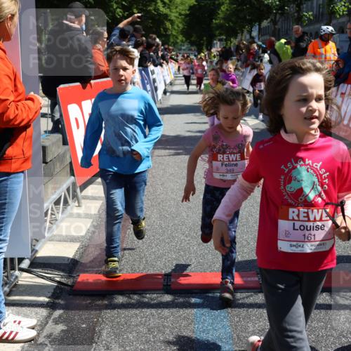 14.06.2026 - REWE Women's Run Strokosch-Dieckow http://msf.ph/oto/9751516 14.06.2026 11:38:48 Ziel 109, 134, 161, 186, 195, 197, 210, 242, 332, 347, 349, 360, 371 meine-sportfotos.de