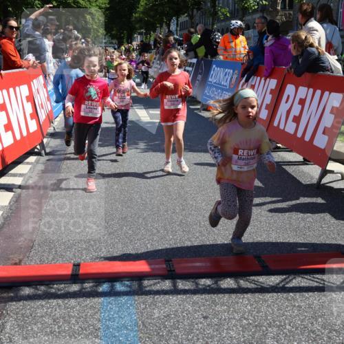 14.06.2026 - REWE Women's Run Strokosch-Dieckow http://msf.ph/oto/9751616 14.06.2026 11:38:46 Ziel 134, 161, 186, 195, 197, 210, 242, 297, 332, 347, 349, 371 meine-sportfotos.de