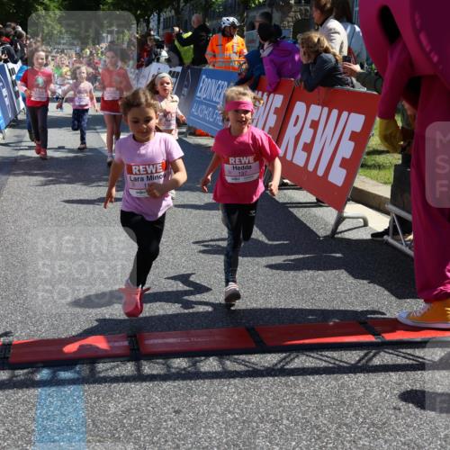 14.06.2026 - REWE Women's Run Strokosch-Dieckow http://msf.ph/oto/9751640 14.06.2026 11:38:45 Ziel 161, 186, 195, 197, 210, 274, 297, 317, 332, 347, 349, 353, 371 meine-sportfotos.de