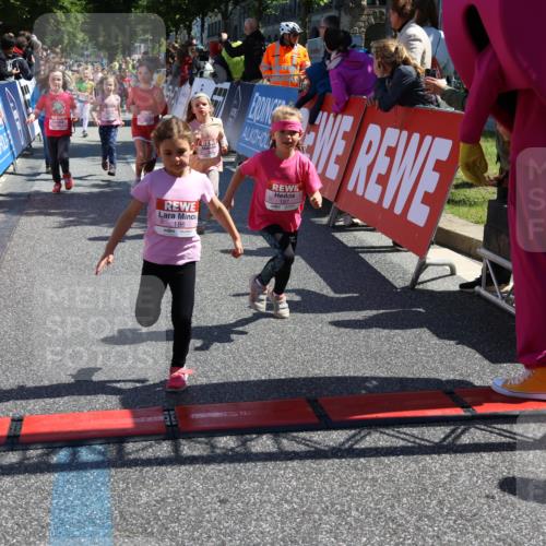 14.06.2026 - REWE Women's Run Strokosch-Dieckow http://msf.ph/oto/9751666 14.06.2026 11:38:45 Ziel 161, 186, 195, 197, 210, 274, 297, 317, 332, 347, 349, 353, 371 meine-sportfotos.de