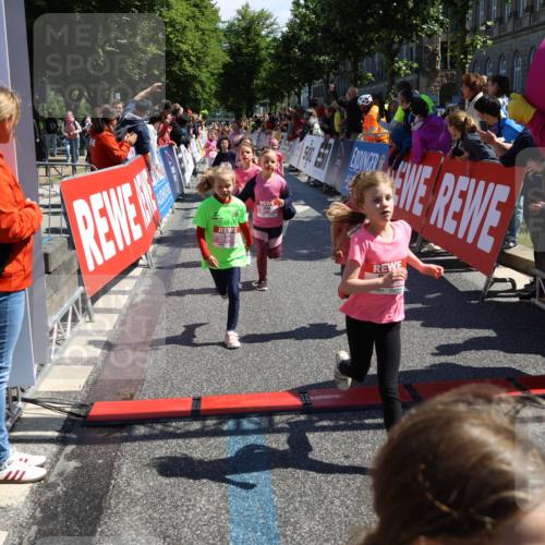 14.06.2026 - REWE Women's Run Strokosch-Dieckow http://msf.ph/oto/9752283 14.06.2026 11:38:22 Ziel 105, 129, 130, 146, 152, 153, 160, 181, 185, 190, 208, 221, 238, 244, 267, 273, 280, 295, 296, 303, 304, 306, 316, 345, 356 meine-sportfotos.de
