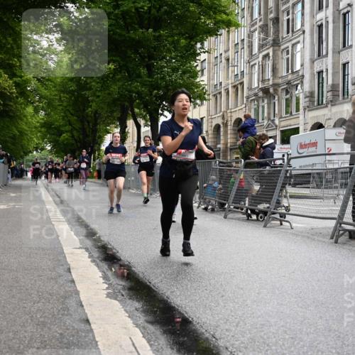 14.06.2026 - REWE Women's Run J. Mangold http://msf.ph/oto/9752350 14.06.2026 10:07:17 Ziel 10861, 10924, 10965, 11077 meine-sportfotos.de
