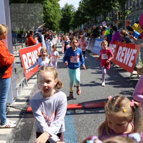 14.06.2026 - REWE Women's Run Strokosch-Dieckow http://msf.ph/oto/9752434 14.06.2026 11:38:18 Ziel 105, 117, 125, 127, 129, 130, 152, 153, 160, 181, 185, 189, 194, 208, 220, 238, 241, 244, 252, 267, 273, 295, 296, 316, 321, 345, 356 meine-sportfotos.de