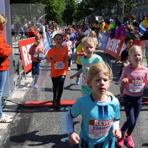 14.06.2026 - REWE Women's Run Strokosch-Dieckow http://msf.ph/oto/9752694 14.06.2026 11:38:14 Ziel 105, 117, 125, 127, 128, 160, 185, 189, 194, 201, 214, 220, 241, 252, 255, 267, 273, 295, 296, 316, 319, 321, 345, 356 meine-sportfotos.de