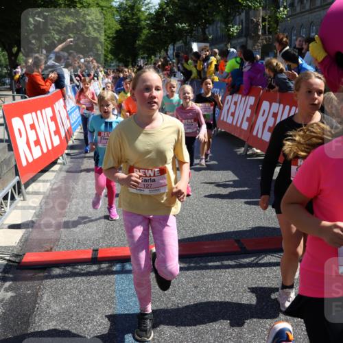 14.06.2026 - REWE Women's Run Strokosch-Dieckow http://msf.ph/oto/9752729 14.06.2026 11:38:12 Ziel 105, 117, 125, 127, 128, 145, 166, 189, 194, 201, 214, 220, 241, 252, 255, 267, 273, 289, 295, 296, 316, 319, 321, 345 meine-sportfotos.de