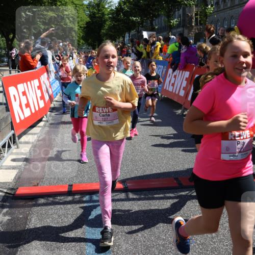 14.06.2026 - REWE Women's Run Strokosch-Dieckow http://msf.ph/oto/9752753 14.06.2026 11:38:12 Ziel 105, 117, 125, 127, 128, 145, 166, 189, 194, 201, 214, 220, 241, 252, 255, 267, 273, 289, 295, 296, 316, 319, 321, 345 meine-sportfotos.de