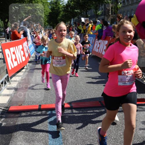 14.06.2026 - REWE Women's Run Strokosch-Dieckow http://msf.ph/oto/9752763 14.06.2026 11:38:12 Ziel 105, 117, 125, 127, 128, 145, 166, 189, 194, 201, 214, 220, 241, 252, 255, 267, 273, 289, 295, 296, 316, 319, 321, 345 meine-sportfotos.de