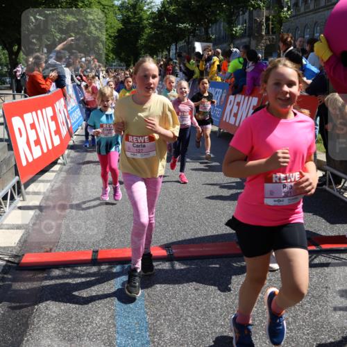 14.06.2026 - REWE Women's Run Strokosch-Dieckow http://msf.ph/oto/9752775 14.06.2026 11:38:12 Ziel 105, 117, 125, 127, 128, 145, 166, 189, 194, 201, 214, 220, 241, 252, 255, 267, 273, 289, 295, 296, 316, 319, 321, 345 meine-sportfotos.de