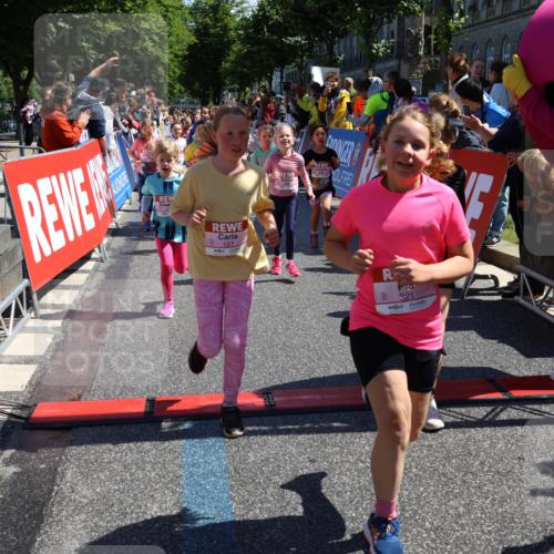 14.06.2026 - REWE Women's Run Strokosch-Dieckow http://msf.ph/oto/9752801 14.06.2026 11:38:12 Ziel 105, 117, 125, 127, 128, 145, 166, 189, 194, 201, 214, 220, 241, 252, 255, 267, 273, 289, 295, 296, 316, 319, 321, 345 meine-sportfotos.de