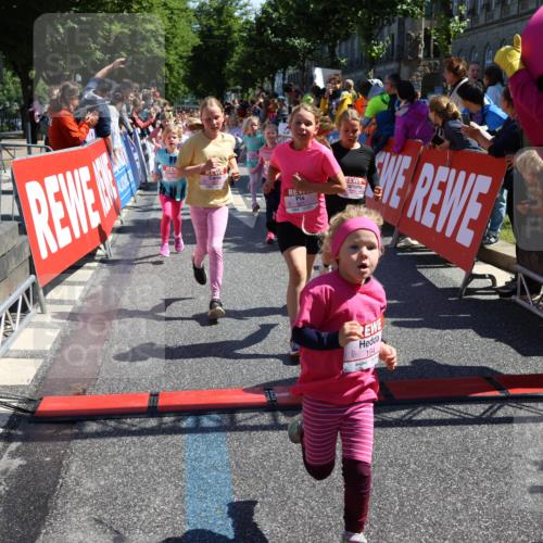 14.06.2026 - REWE Women's Run Strokosch-Dieckow http://msf.ph/oto/9752864 14.06.2026 11:38:11 Ziel 105, 117, 125, 127, 128, 145, 166, 189, 194, 201, 214, 220, 241, 252, 255, 267, 273, 289, 316, 319, 321, 345 meine-sportfotos.de