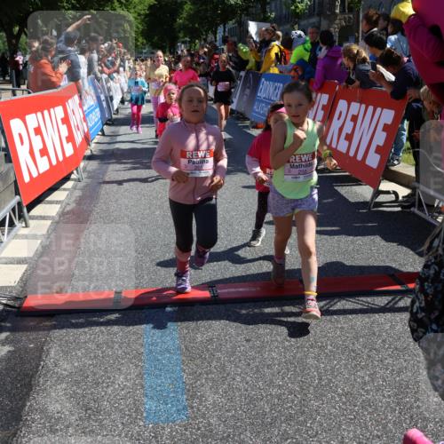 14.06.2026 - REWE Women's Run Strokosch-Dieckow http://msf.ph/oto/9753030 14.06.2026 11:38:09 Ziel 114, 117, 125, 127, 128, 145, 166, 189, 194, 198, 201, 214, 220, 241, 252, 255, 271, 272, 281, 289, 319, 321, 325, 326, 328, 331 meine-sportfotos.de