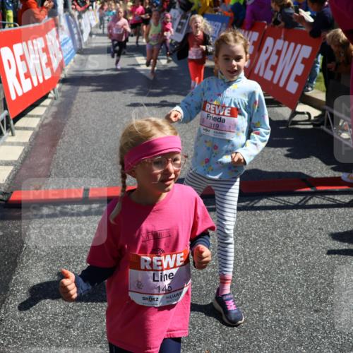 14.06.2026 - REWE Women's Run Strokosch-Dieckow http://msf.ph/oto/9753095 14.06.2026 11:38:07 Ziel 114, 120, 128, 145, 166, 194, 198, 201, 214, 254, 255, 271, 272, 281, 289, 319, 320, 321, 325, 326, 328, 331, 348, 369 meine-sportfotos.de