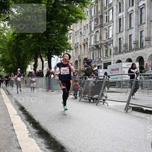 14.06.2026 - REWE Women's Run J. Mangold http://msf.ph/oto/9753263 14.06.2026 10:10:04 Ziel 10293, 10412, 10413, 10702, 10703, 10890, 11453, 11487 meine-sportfotos.de