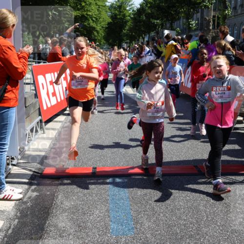 14.06.2026 - REWE Women's Run Strokosch-Dieckow http://msf.ph/oto/9753323 14.06.2026 11:37:57 Ziel 120, 154, 188, 206, 215, 224, 225, 233, 247, 254, 271, 272, 276, 290, 298, 310, 311, 320, 326, 335, 348, 357, 361, 362, 364, 365, 369 meine-sportfotos.de