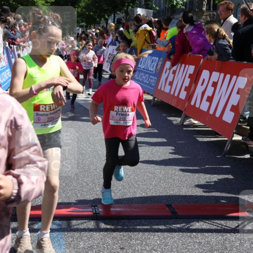 14.06.2026 - REWE Women's Run Strokosch-Dieckow http://msf.ph/oto/9753379 14.06.2026 11:37:52 Ziel 119, 154, 159, 188, 206, 215, 224, 225, 234, 247, 257, 276, 292, 311, 322, 335, 340, 342, 343, 361, 362 meine-sportfotos.de