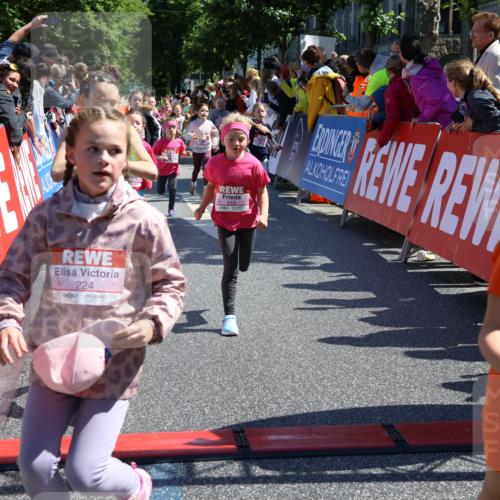 14.06.2026 - REWE Women's Run Strokosch-Dieckow http://msf.ph/oto/9753416 14.06.2026 11:37:52 Ziel 119, 154, 159, 188, 206, 215, 224, 225, 234, 247, 257, 276, 292, 311, 322, 335, 340, 342, 343, 361, 362 meine-sportfotos.de
