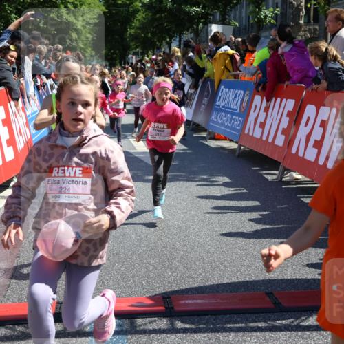 14.06.2026 - REWE Women's Run Strokosch-Dieckow http://msf.ph/oto/9753429 14.06.2026 11:37:52 Ziel 119, 154, 159, 188, 206, 215, 224, 225, 234, 247, 257, 276, 292, 311, 322, 335, 340, 342, 343, 361, 362 meine-sportfotos.de