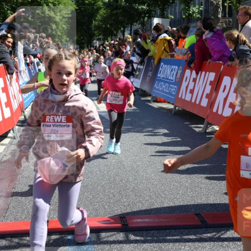 14.06.2026 - REWE Women's Run Strokosch-Dieckow http://msf.ph/oto/9753440 14.06.2026 11:37:52 Ziel 119, 154, 159, 188, 206, 215, 224, 225, 234, 247, 257, 276, 292, 311, 322, 335, 340, 342, 343, 361, 362 meine-sportfotos.de