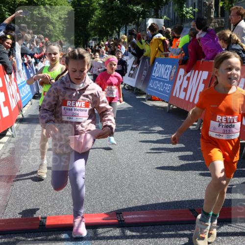 14.06.2026 - REWE Women's Run Strokosch-Dieckow http://msf.ph/oto/9753474 14.06.2026 11:37:51 Ziel 112, 119, 154, 159, 206, 215, 224, 225, 234, 247, 248, 257, 264, 269, 276, 292, 311, 322, 323, 340, 342, 343, 361, 362 meine-sportfotos.de