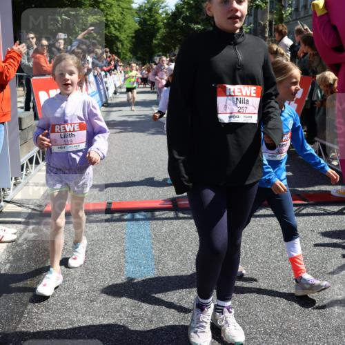 14.06.2026 - REWE Women's Run Strokosch-Dieckow http://msf.ph/oto/9753545 14.06.2026 11:37:49 Ziel 112, 119, 141, 154, 156, 159, 172, 215, 224, 225, 234, 248, 257, 264, 269, 292, 311, 322, 323, 339, 340, 342, 343, 351, 361, 362 meine-sportfotos.de