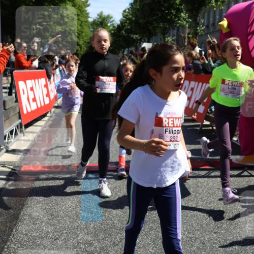 14.06.2026 - REWE Women's Run Strokosch-Dieckow http://msf.ph/oto/9753608 14.06.2026 11:37:48 Ziel 101, 112, 119, 141, 156, 159, 164, 172, 179, 215, 224, 225, 234, 248, 257, 264, 269, 292, 311, 322, 323, 339, 340, 342, 343, 351, 361, 362 meine-sportfotos.de