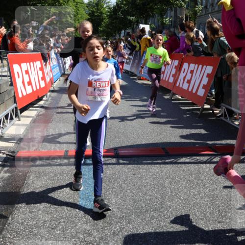 14.06.2026 - REWE Women's Run Strokosch-Dieckow http://msf.ph/oto/9753643 14.06.2026 11:37:47 Ziel 101, 112, 119, 141, 156, 159, 164, 172, 173, 179, 224, 234, 248, 257, 264, 269, 292, 311, 322, 323, 334, 339, 340, 342, 343, 344, 351, 361, 362 meine-sportfotos.de