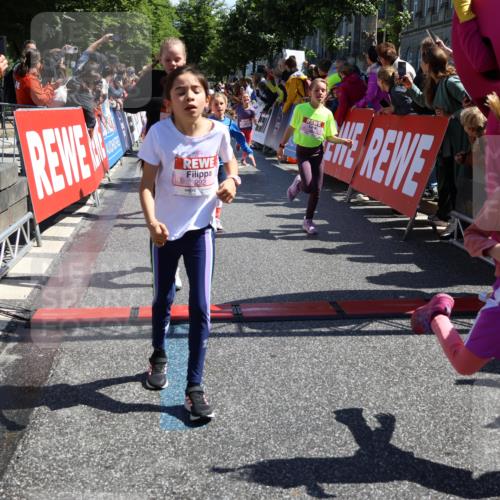 14.06.2026 - REWE Women's Run Strokosch-Dieckow http://msf.ph/oto/9753654 14.06.2026 11:37:47 Ziel 101, 112, 119, 141, 156, 159, 164, 172, 173, 179, 224, 234, 248, 257, 264, 269, 292, 311, 322, 323, 334, 339, 340, 342, 343, 344, 351, 361, 362 meine-sportfotos.de