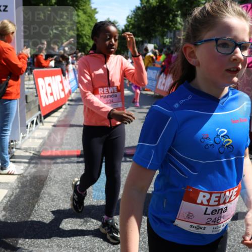 14.06.2026 - REWE Women's Run Strokosch-Dieckow http://msf.ph/oto/9753675 14.06.2026 11:37:45 Ziel 101, 112, 119, 131, 141, 156, 159, 164, 165, 172, 173, 179, 234, 248, 257, 264, 269, 292, 322, 323, 334, 339, 340, 342, 343, 344, 351, 361, 362 meine-sportfotos.de