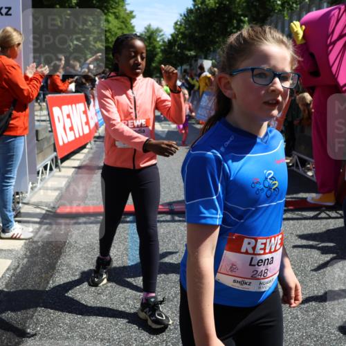 14.06.2026 - REWE Women's Run Strokosch-Dieckow http://msf.ph/oto/9753693 14.06.2026 11:37:45 Ziel 101, 112, 119, 131, 141, 156, 159, 164, 165, 172, 173, 179, 234, 248, 257, 264, 269, 292, 322, 323, 334, 339, 340, 342, 343, 344, 351, 361, 362 meine-sportfotos.de