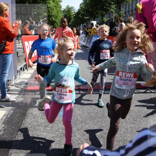 14.06.2026 - REWE Women's Run Strokosch-Dieckow http://msf.ph/oto/9753765 14.06.2026 11:37:44 Ziel 101, 112, 119, 131, 141, 156, 159, 164, 165, 172, 173, 179, 234, 248, 257, 264, 269, 292, 322, 323, 334, 339, 340, 342, 343, 344, 351, 358 meine-sportfotos.de