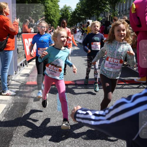 14.06.2026 - REWE Women's Run Strokosch-Dieckow http://msf.ph/oto/9753786 14.06.2026 11:37:43 Ziel 101, 112, 131, 132, 141, 156, 159, 164, 165, 172, 173, 179, 234, 248, 257, 264, 269, 292, 323, 334, 339, 340, 343, 344, 351, 358 meine-sportfotos.de