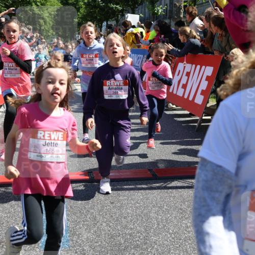 14.06.2026 - REWE Women's Run Strokosch-Dieckow http://msf.ph/oto/9753988 14.06.2026 11:37:39 Ziel 101, 111, 112, 131, 132, 141, 156, 164, 165, 167, 172, 173, 176, 179, 248, 264, 269, 315, 323, 334, 339, 344, 351, 358 meine-sportfotos.de