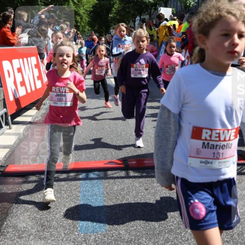 14.06.2026 - REWE Women's Run Strokosch-Dieckow http://msf.ph/oto/9754015 14.06.2026 11:37:39 Ziel 101, 111, 112, 131, 132, 141, 156, 164, 165, 167, 172, 173, 176, 179, 248, 264, 269, 315, 323, 334, 339, 344, 351, 358 meine-sportfotos.de