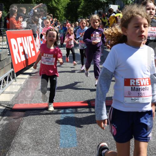 14.06.2026 - REWE Women's Run Strokosch-Dieckow http://msf.ph/oto/9754033 14.06.2026 11:37:39 Ziel 101, 111, 112, 131, 132, 141, 156, 164, 165, 167, 172, 173, 176, 179, 248, 264, 269, 315, 323, 334, 339, 344, 351, 358 meine-sportfotos.de